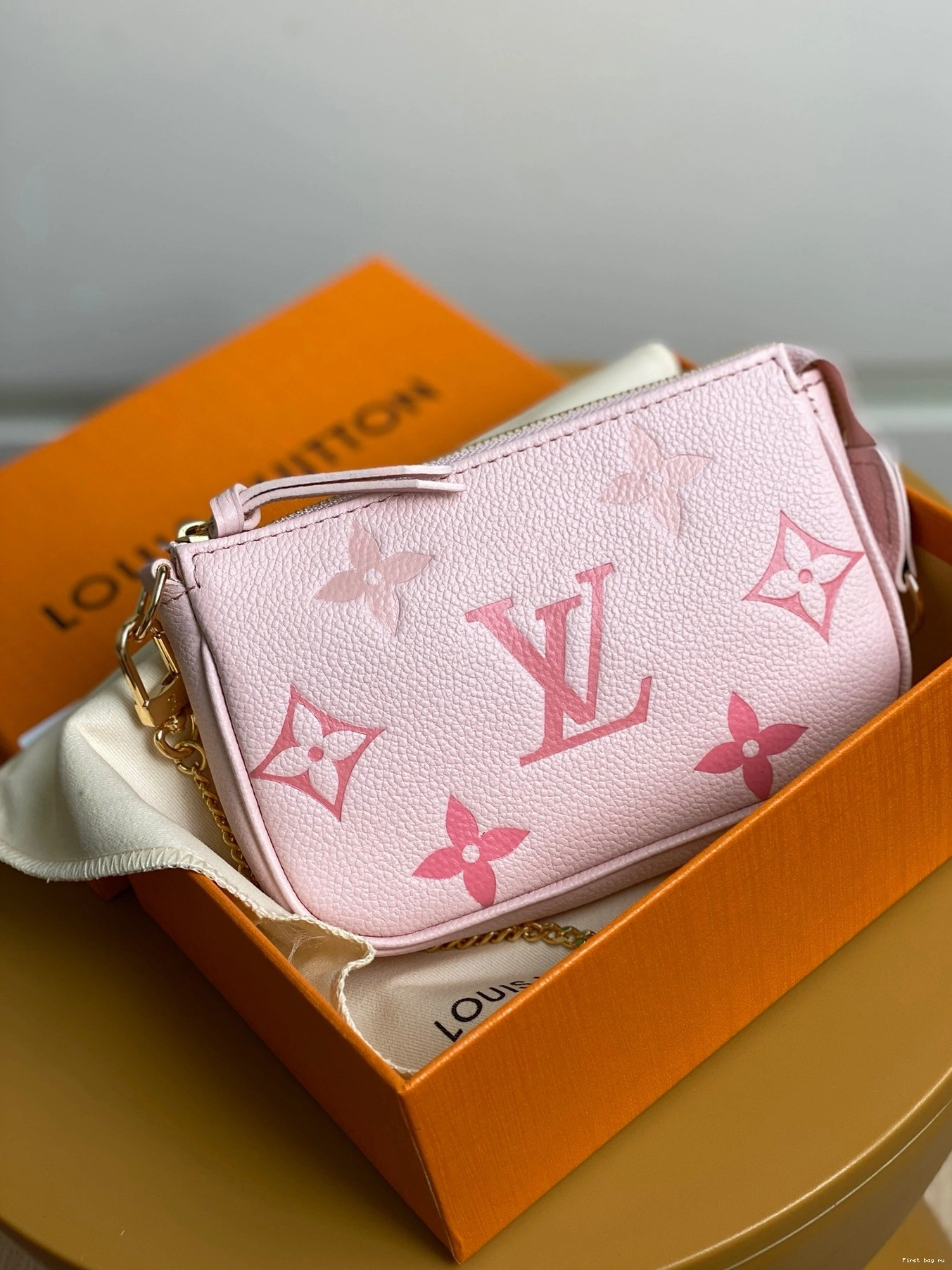 Frstbag ru POCHETTE LOUIS MINI ACCESSOIRES VUITTON 0723